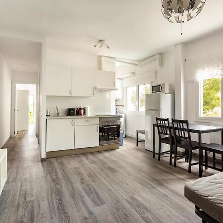 Barca 3 New Lovely Aprtment Near Beach 산트 아드리아 데 베소스 외부 사진