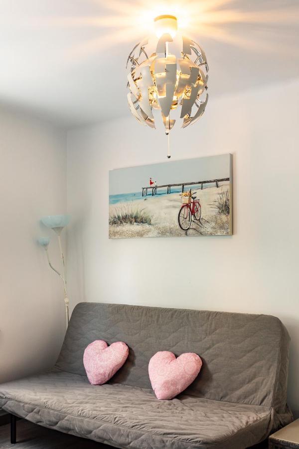 Barca 3 New Lovely Aprtment Near Beach 산트 아드리아 데 베소스 외부 사진