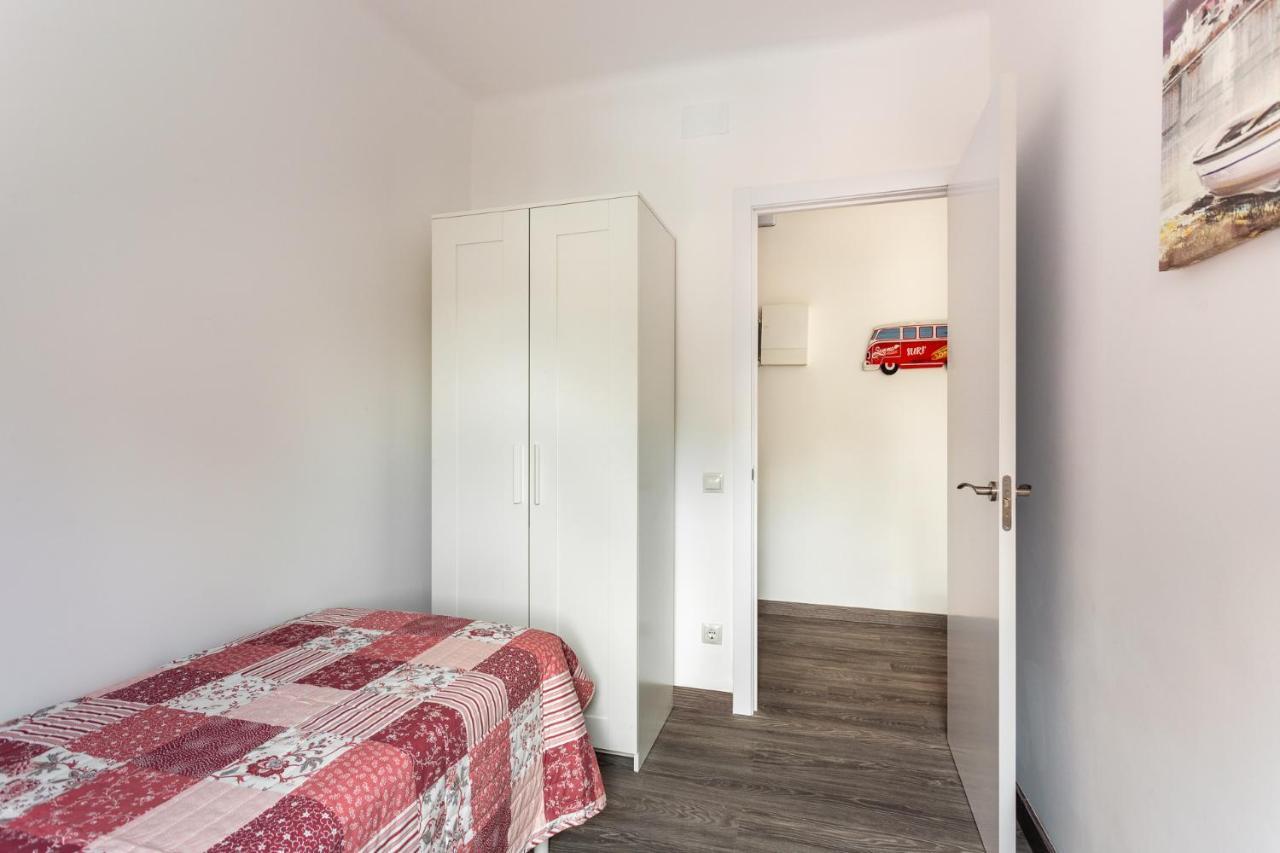 Barca 3 New Lovely Aprtment Near Beach 산트 아드리아 데 베소스 외부 사진