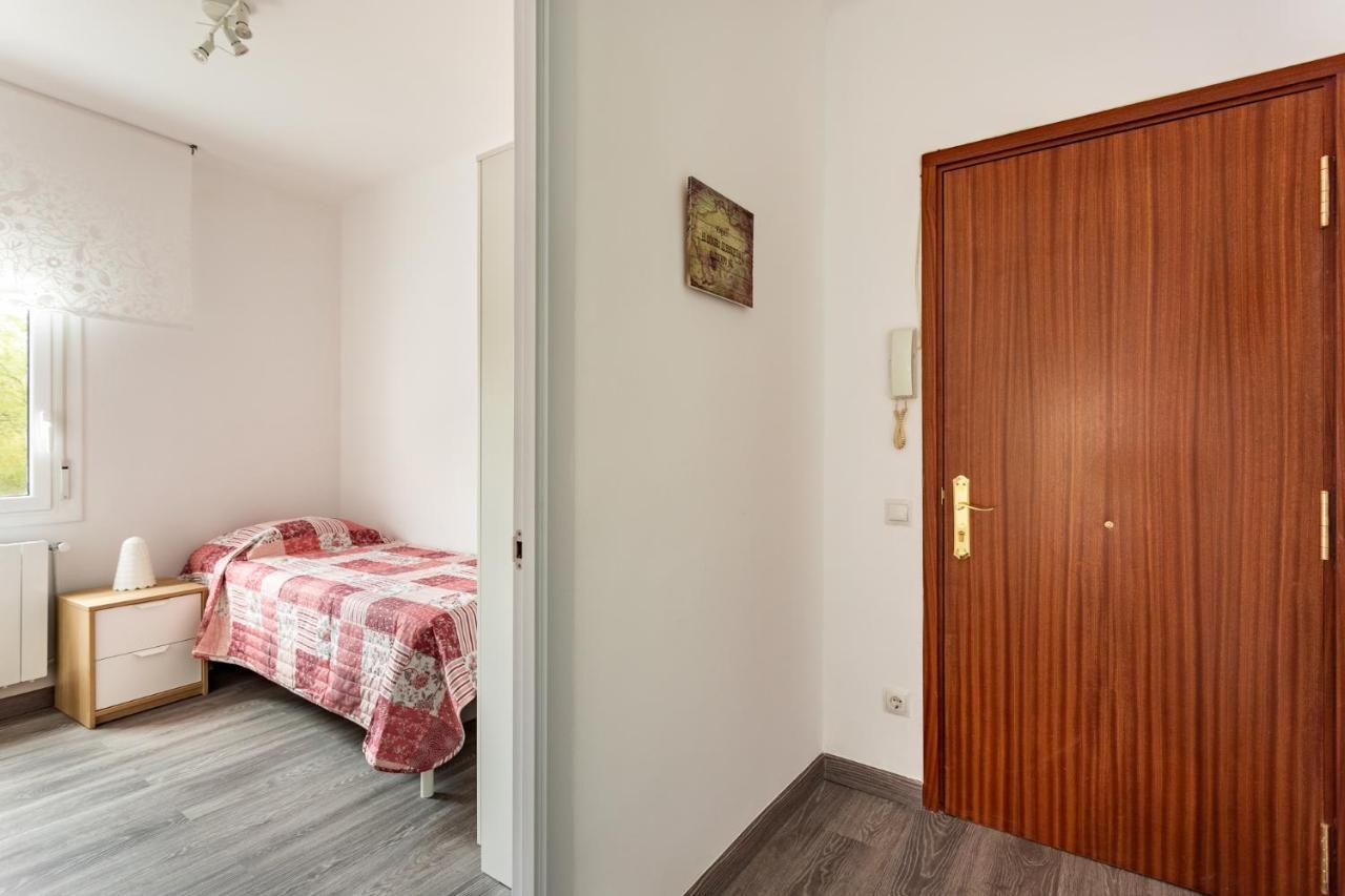 Barca 3 New Lovely Aprtment Near Beach 산트 아드리아 데 베소스 외부 사진