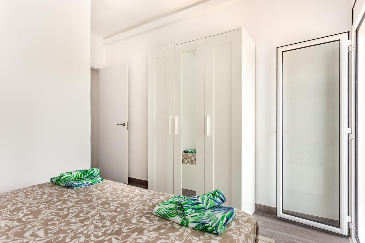 Barca 3 New Lovely Aprtment Near Beach 산트 아드리아 데 베소스 외부 사진