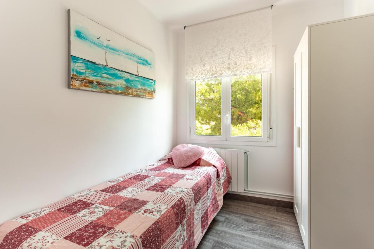 Barca 3 New Lovely Aprtment Near Beach 산트 아드리아 데 베소스 외부 사진